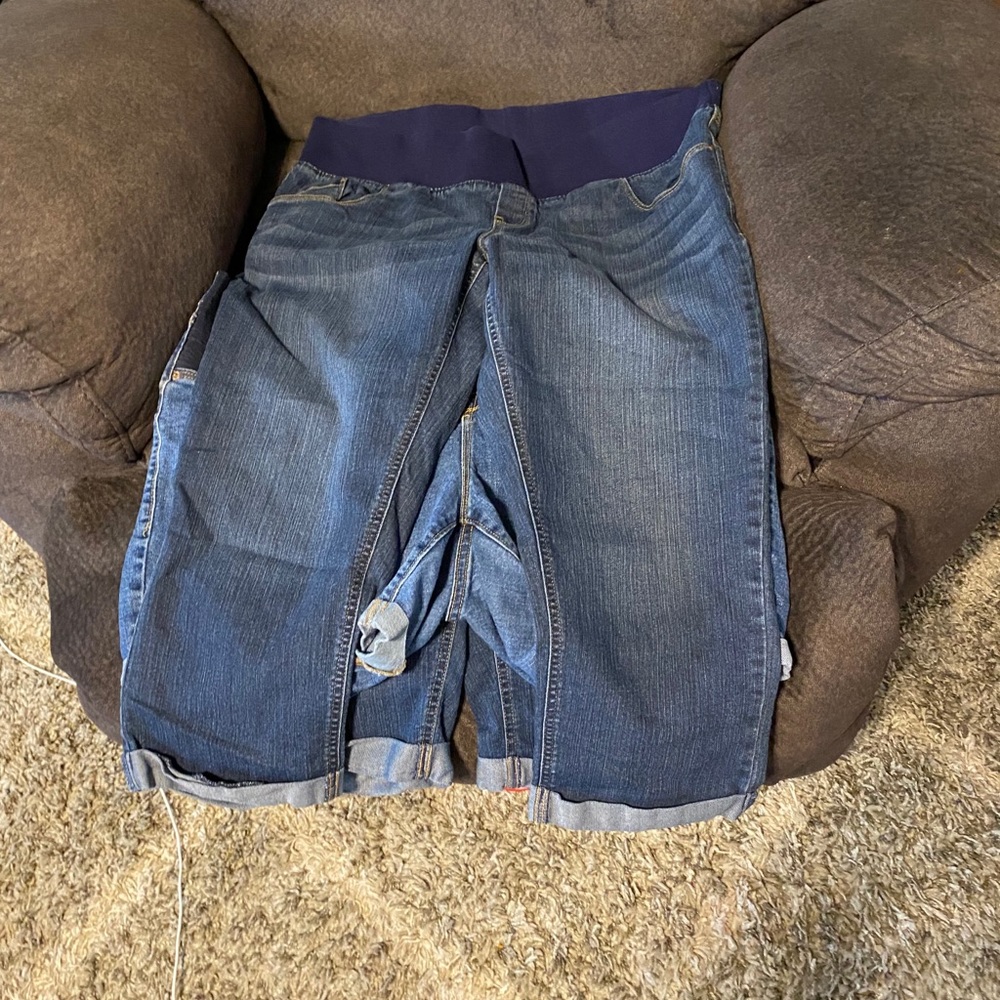 Maternity shorts
